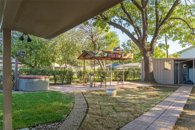 $285,900 | 910 Shorehaven Drive, Garland, TX 75040