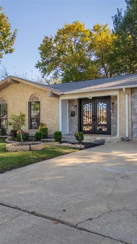 $285,900 | 910 Shorehaven Drive, Garland, TX 75040