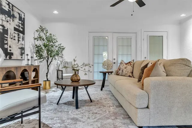 $285,900 | 910 Shorehaven Drive, Garland, TX 75040