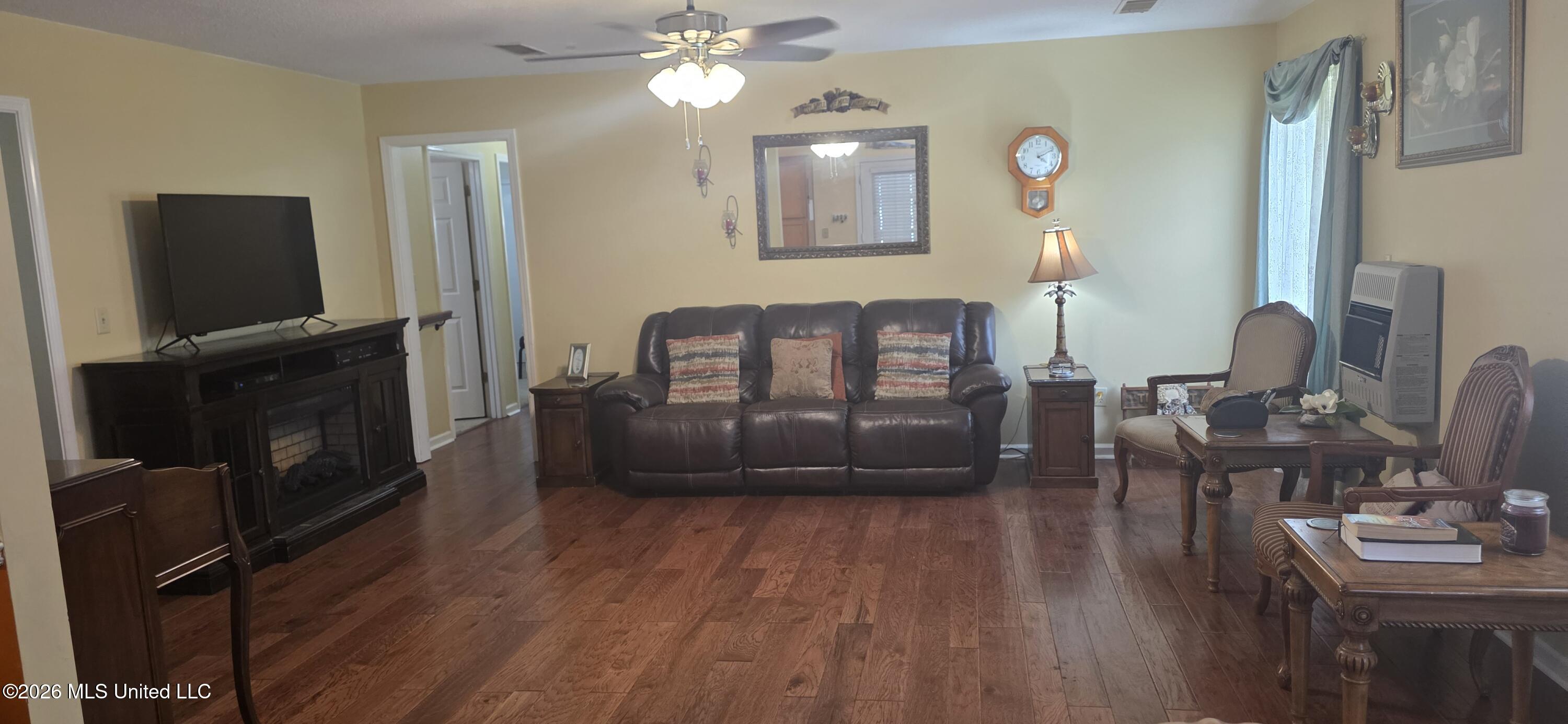 180 Stonewall Road Byhalia, MS 38611 - Photo 5 of 73 20260613_161036
