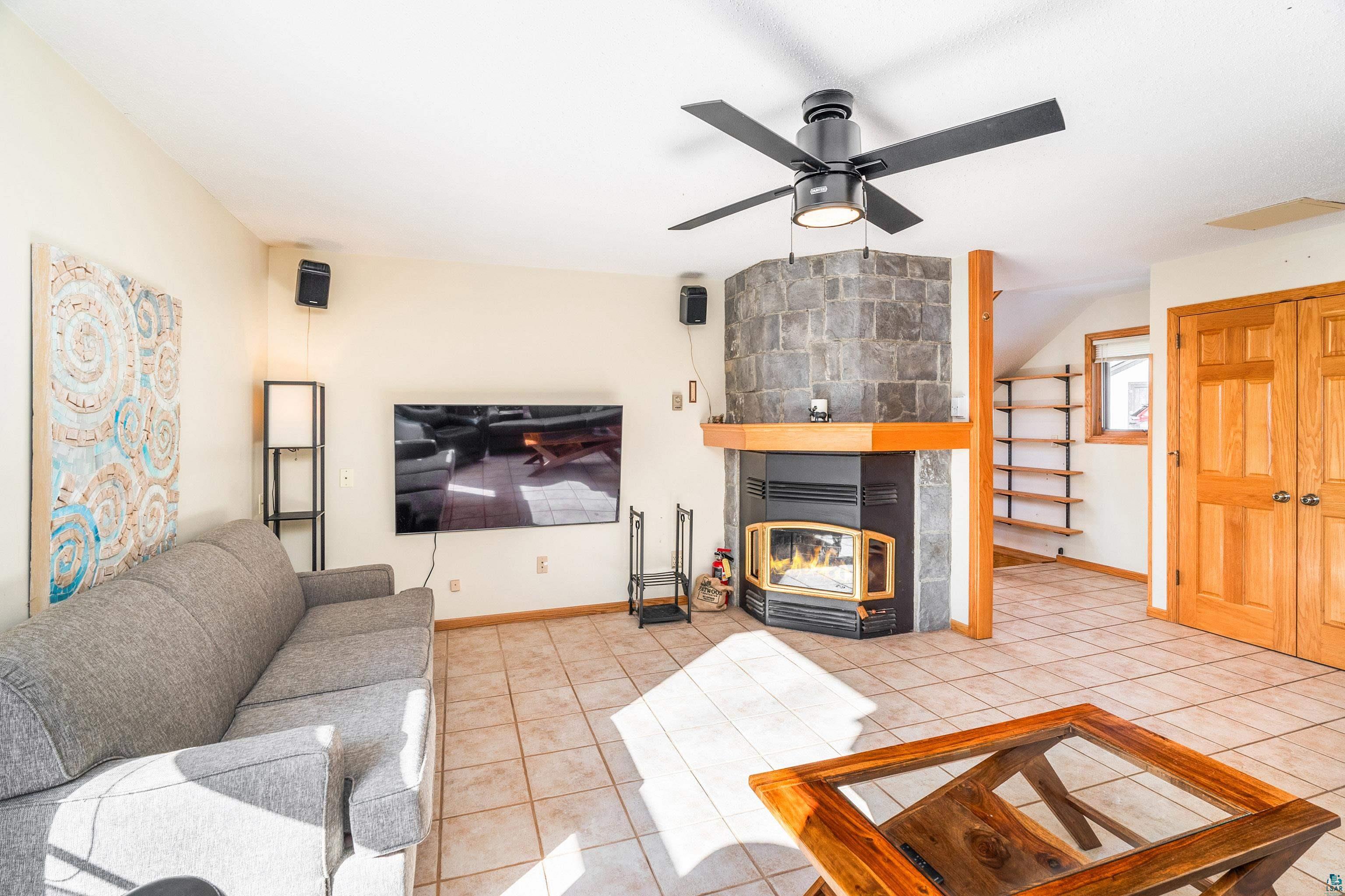 1480 Devil Track Road Grand Marais, MN 55604 - Photo 4 of 46 Living Room