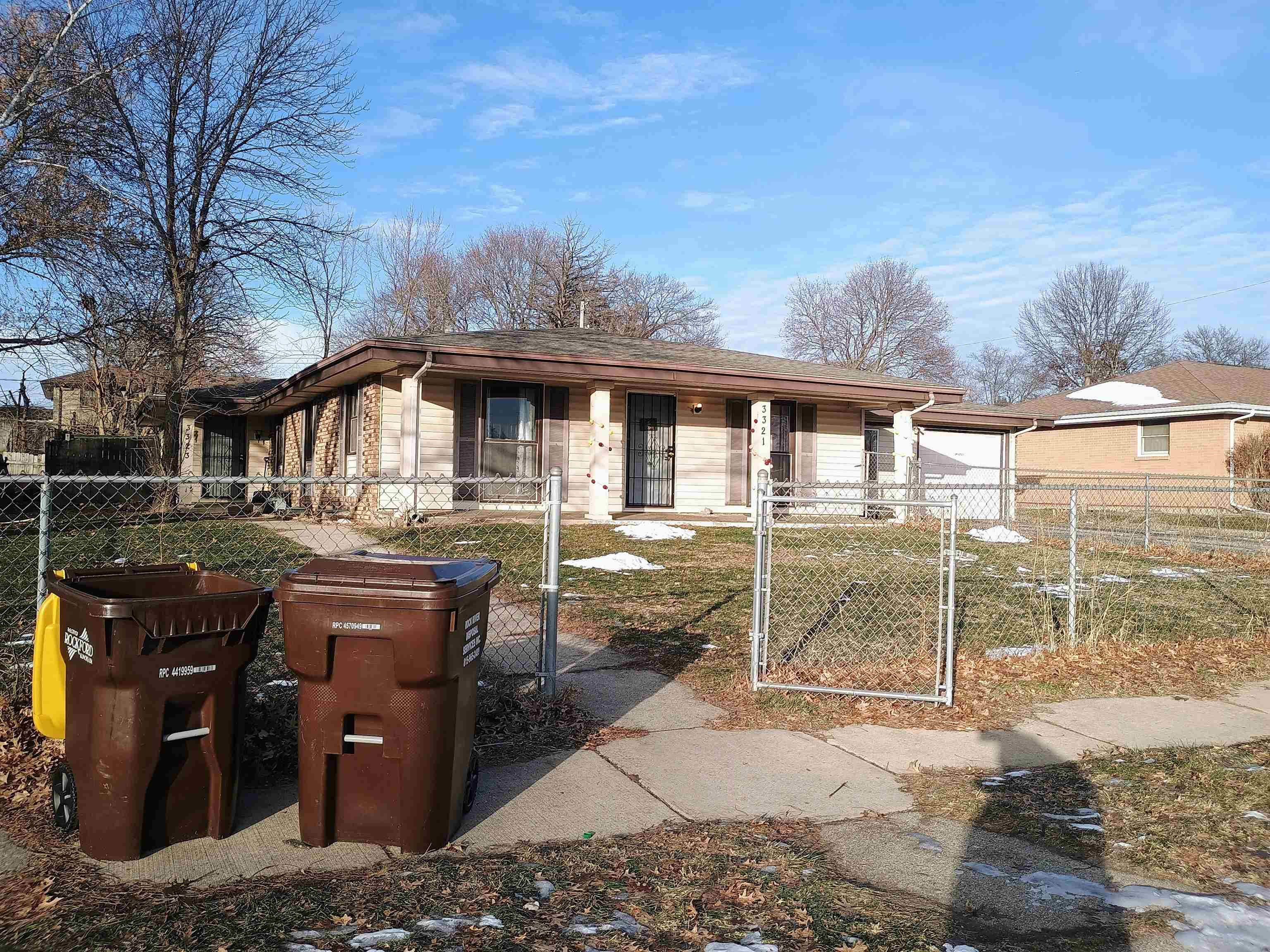 3321 West Riverside Boulevard Rockford, IL 61101 - Photo 4 of 37