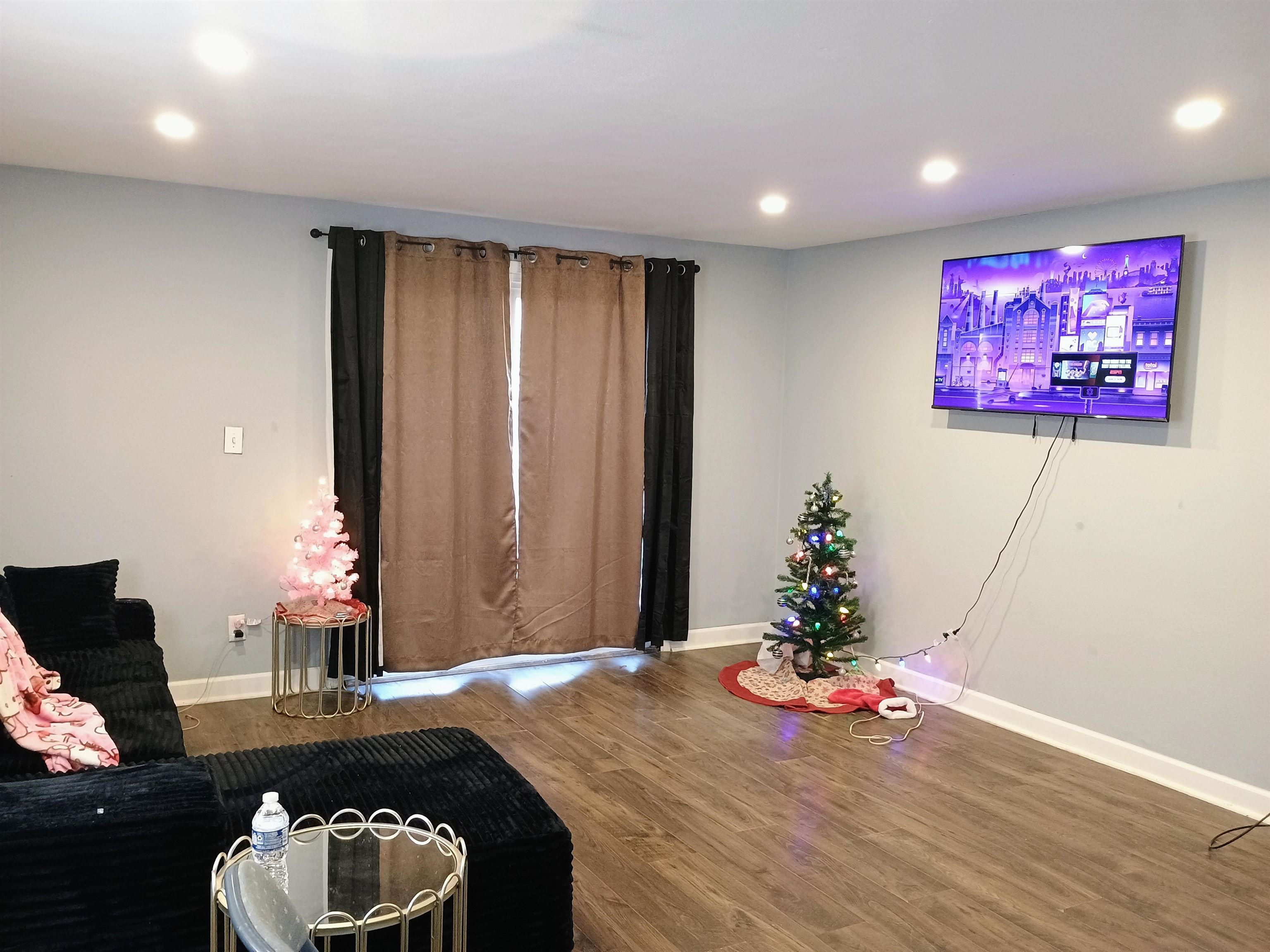 3321 West Riverside Boulevard Rockford, IL 61101 - Photo 5 of 37