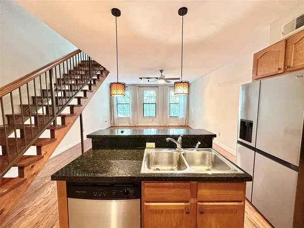 $2,200 | 1602 Elgin Street, Unit 13, Houston, TX 77004
