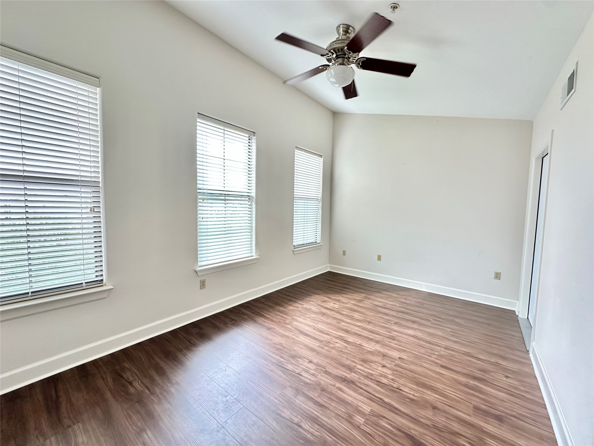 1602 Elgin Street, Unit 13 Houston, TX 77004 - Photo 13 of 22