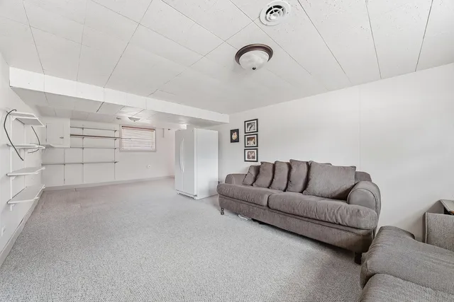 $209,900 | 178 West Normandy Drive, Chicago Heights, IL 60411