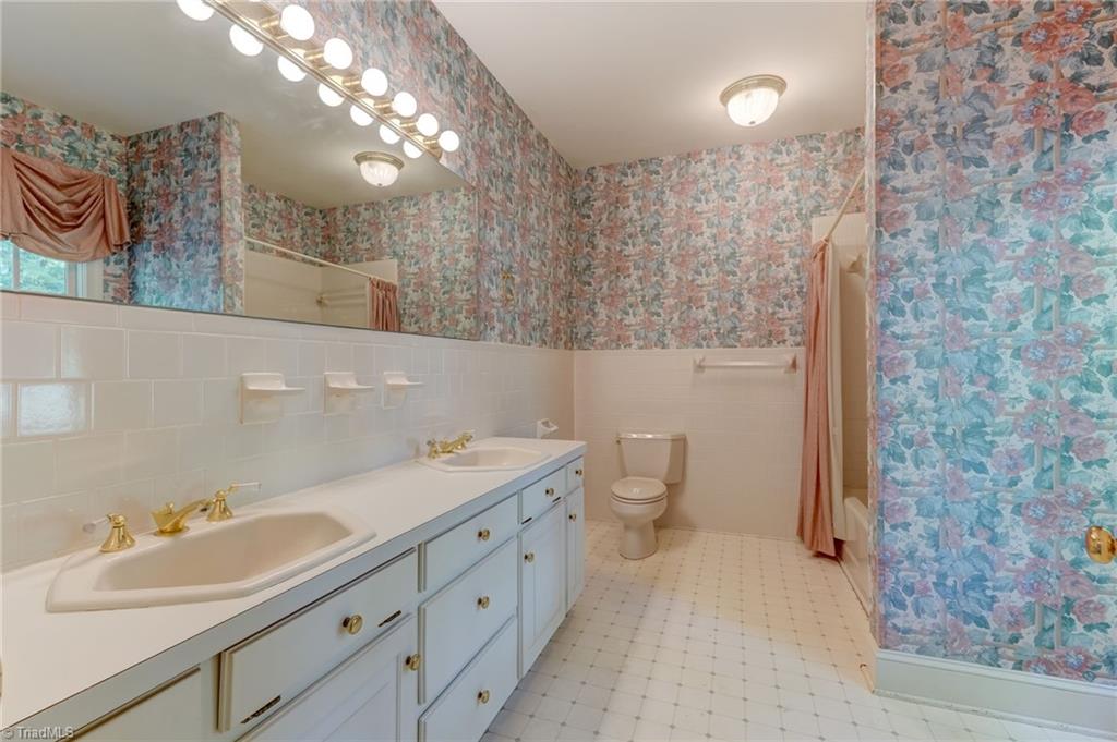 1406 Gibbs Road Reidsville, NC 27320 - Photo 24 of 50
