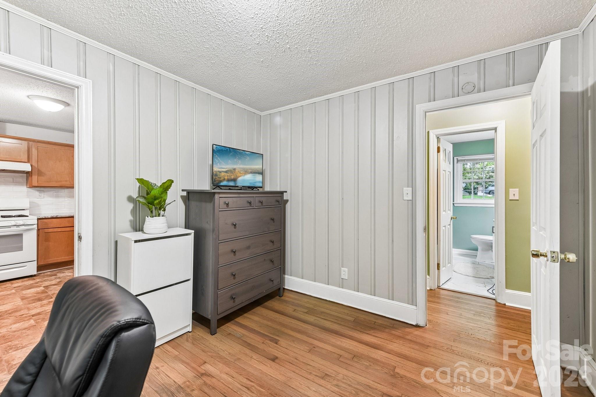 933 Clanton Road Charlotte, NC 28217 - Photo 16 of 25