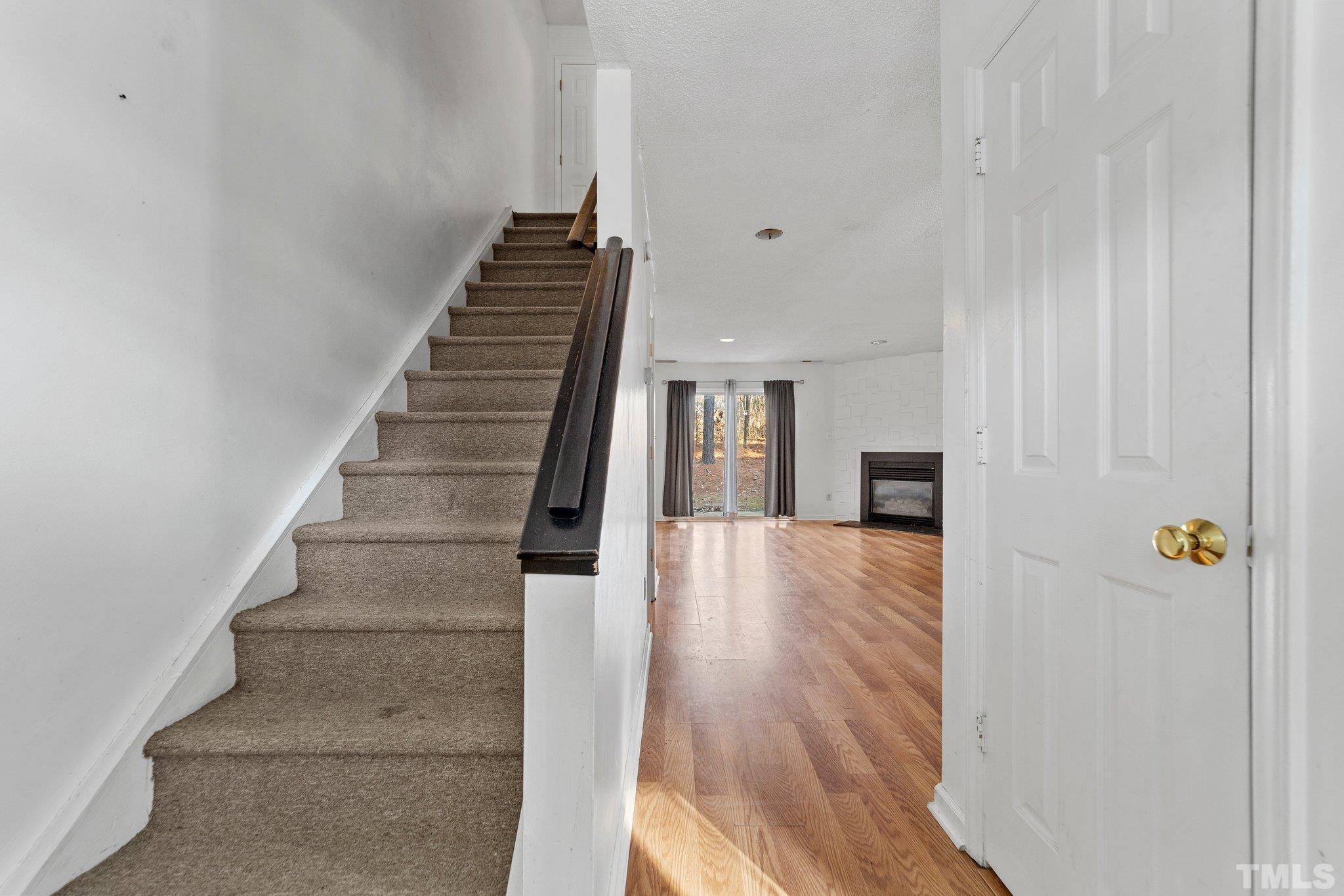 5529 Fieldcross Court Raleigh, NC 27610 - Photo 8 of 28 Gallery Image 8