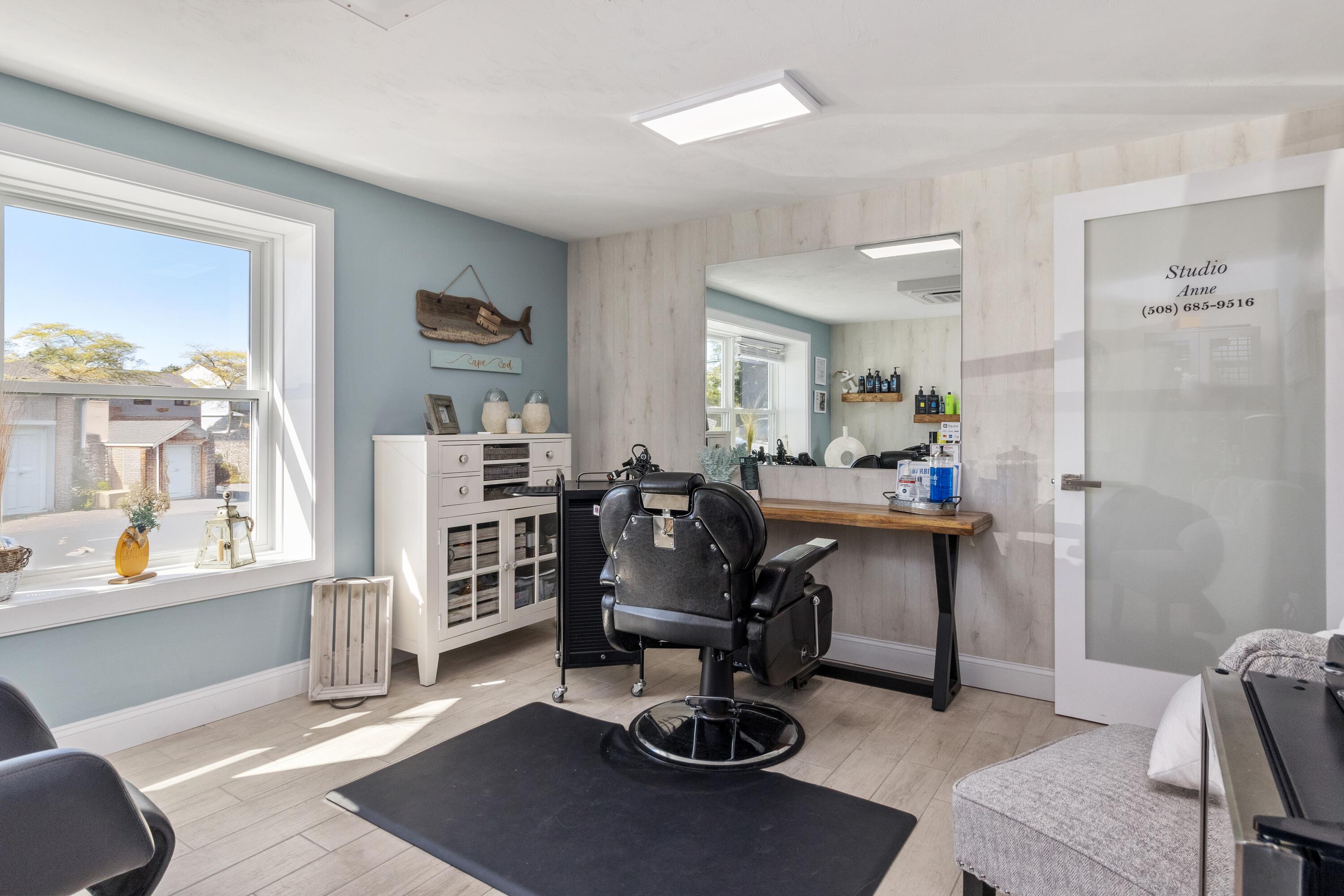 712 Main Street Hyannis, MA 02601 - Photo 56 of 88 Work Station