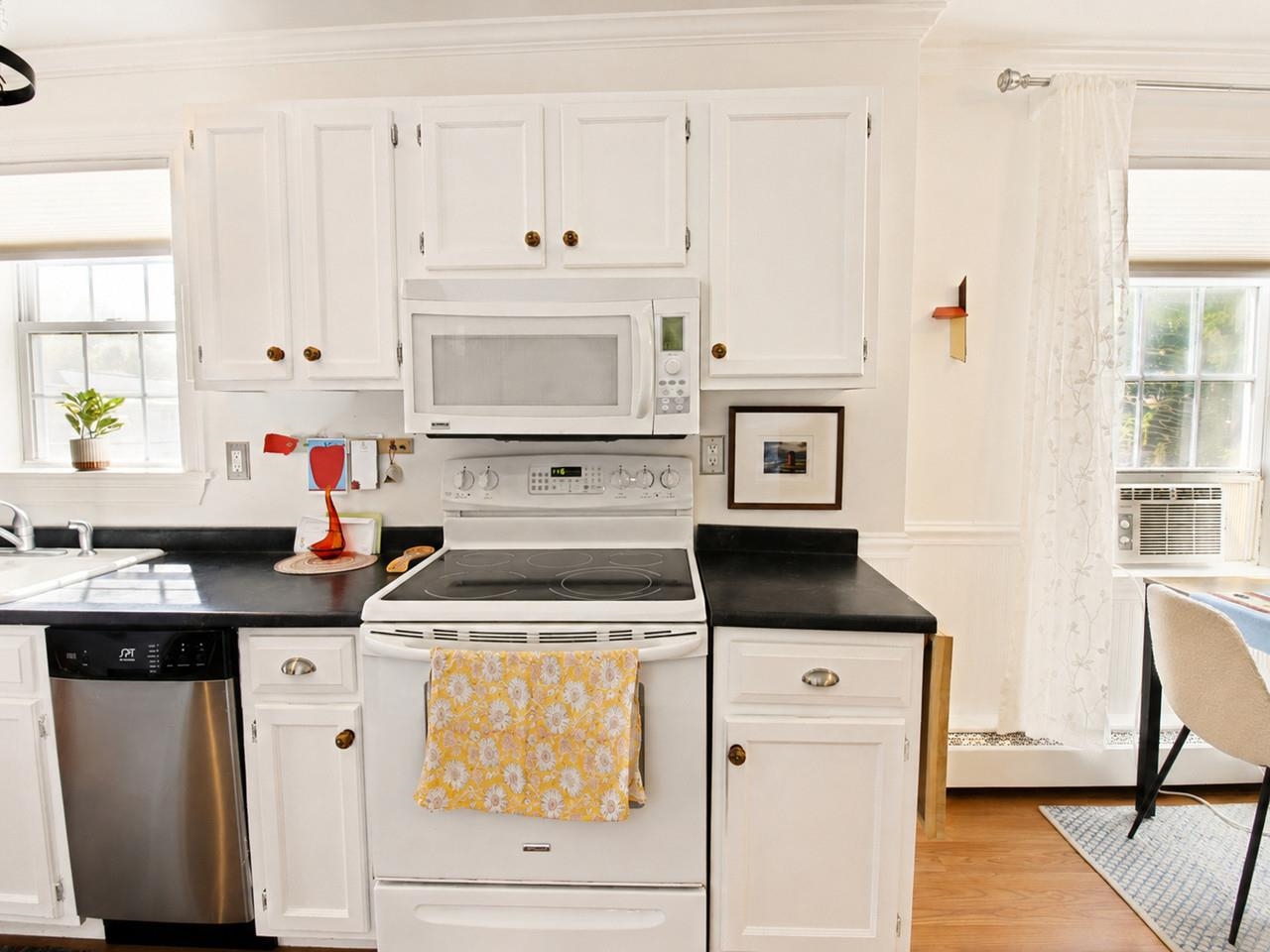 103 Maple Street, Unit 3 Burlington, VT 05401 - Photo 14 of 30 Gallery Image 14