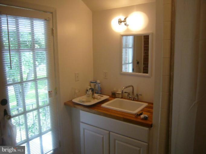 3481 Uniontown Road Westminster, MD 21158 - Photo 12 of 24 Bath #1