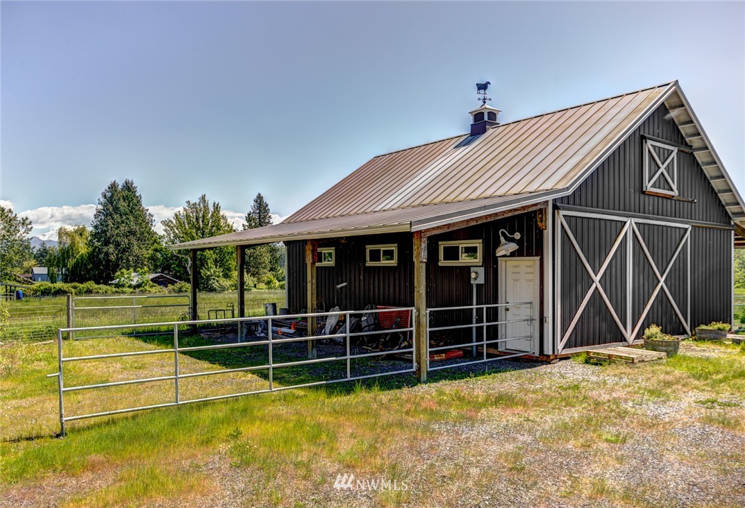 5740 Mertz Road Bellingham, WA 98226 - Photo 4 of 25