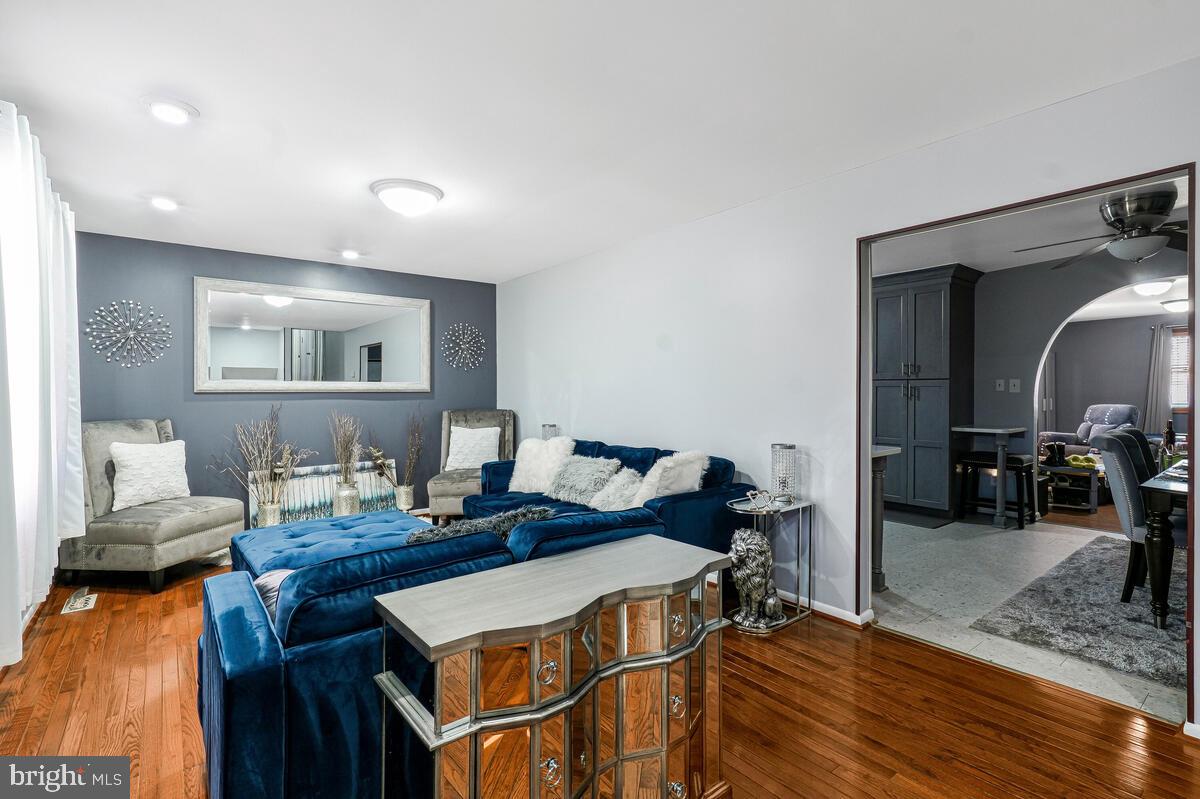 15937 Livingston Road Accokeek, MD 20607 - Photo 5 of 35 a view of a workspace with furniture