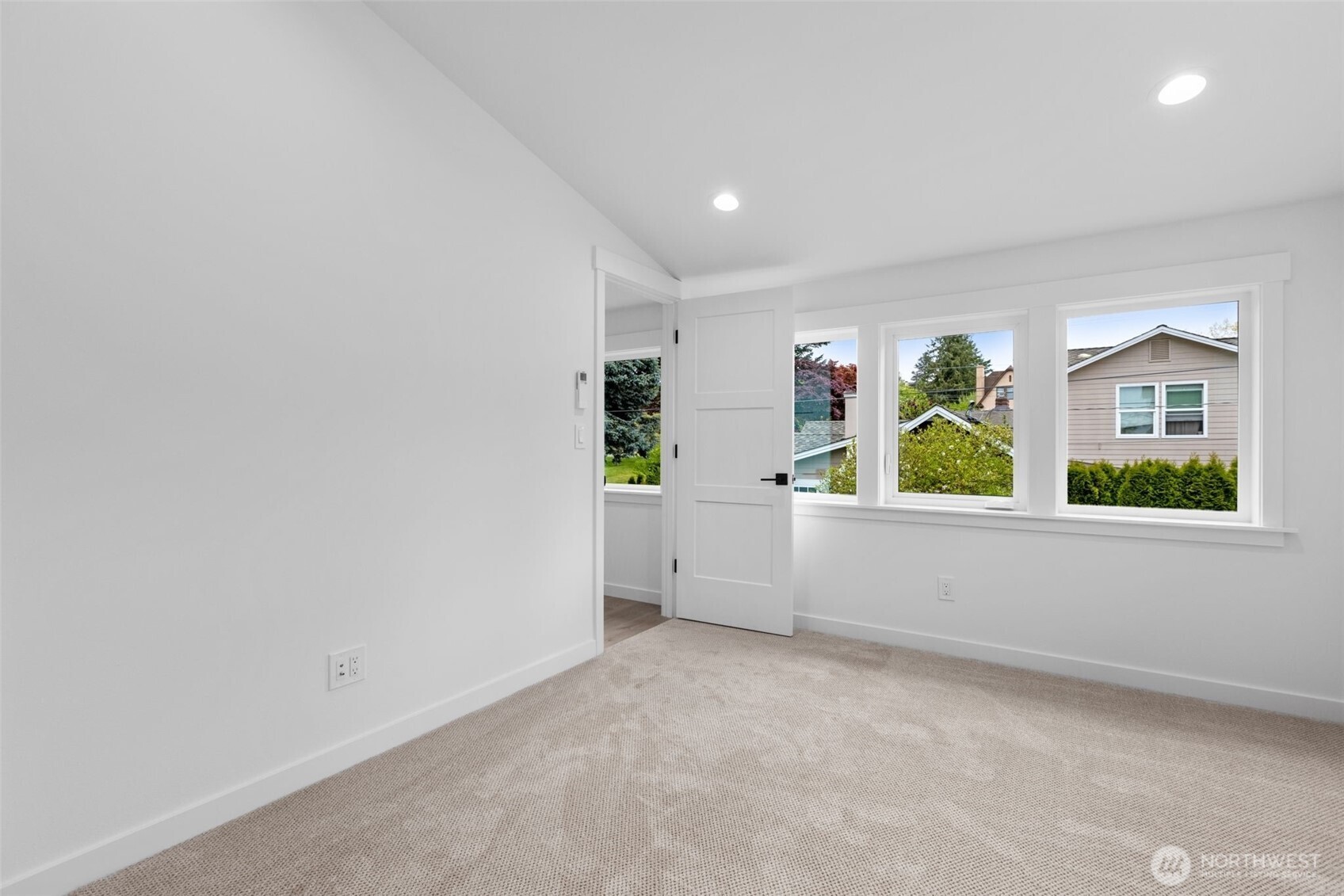 117 Northwest 112th Street Seattle, WA 98177 - Photo 15 of 35