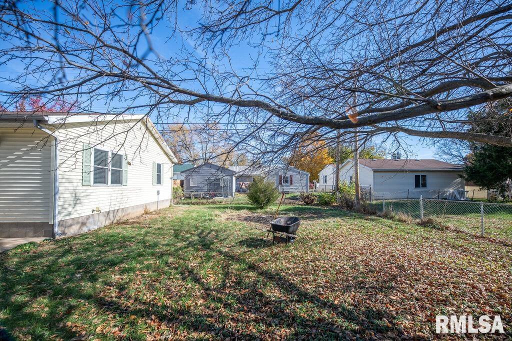 1806 State Street Pekin, IL 61554 - Photo 5 of 41