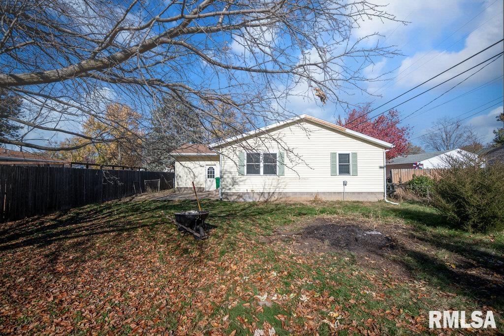 1806 State Street Pekin, IL 61554 - Photo 8 of 41