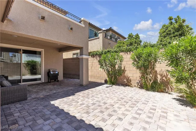 $655,000 | 9950 Coyote Echo Court, Las Vegas, NV 89166