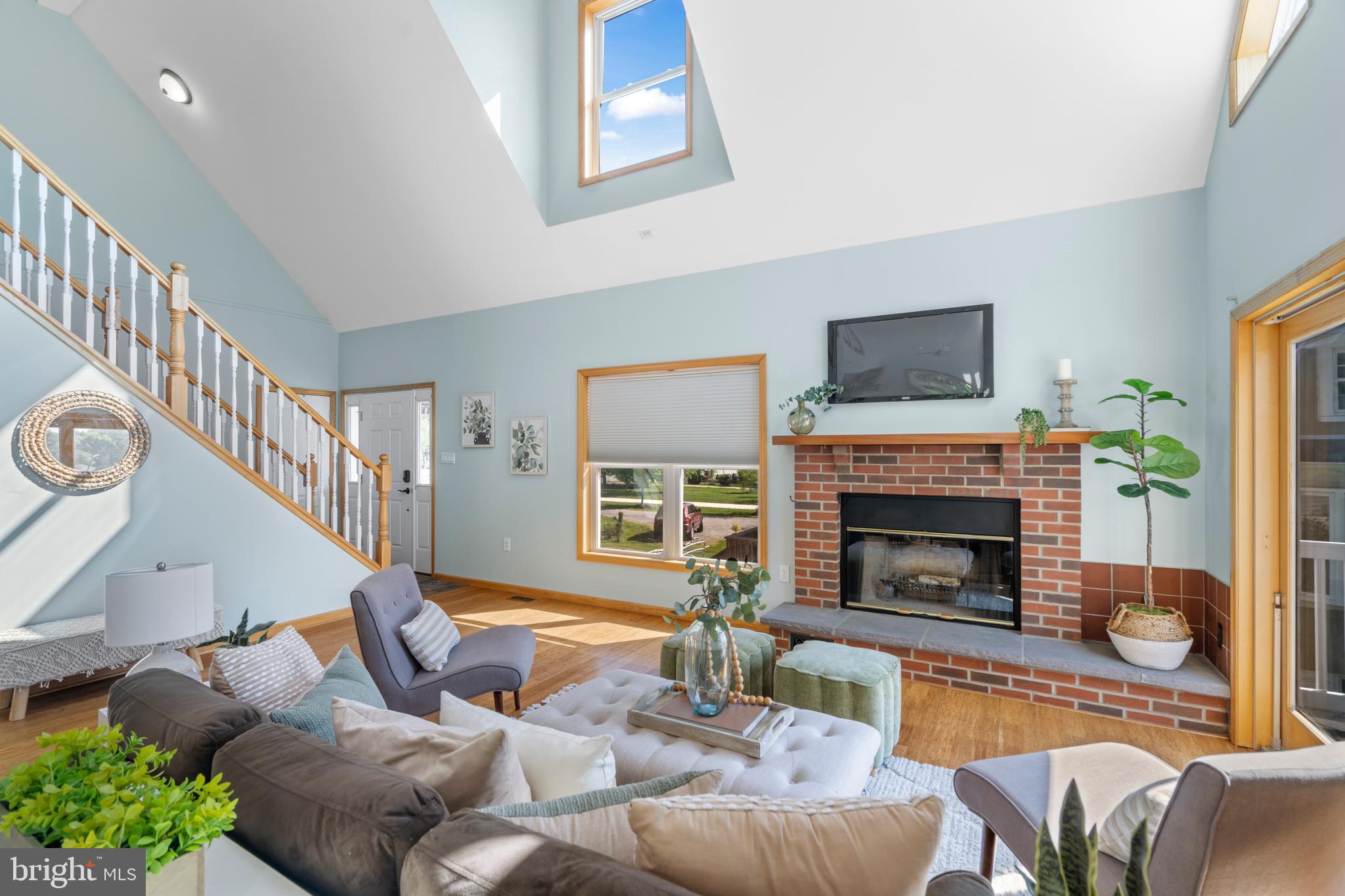 3765 Clarks Point Road Middle River, MD 21220 - Photo 11 of 41 Living room