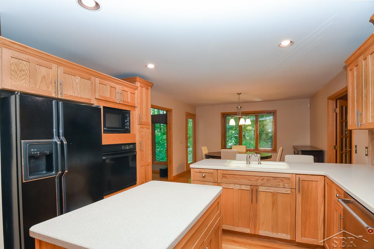 12565 Whisper Ridge Drive Freeland, MI 48623 - Photo 6 of 27 31359040-5.JPG