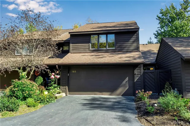 $359,900 | 193 Breezewood Common, Amherst, NY 14051