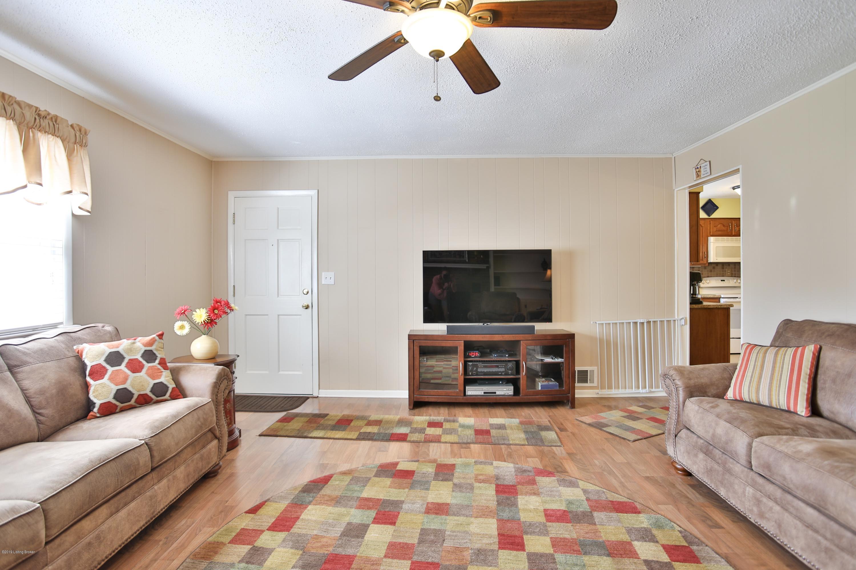 1052 Runell Road Louisville, KY 40214 - Photo 12 of 39 1-26