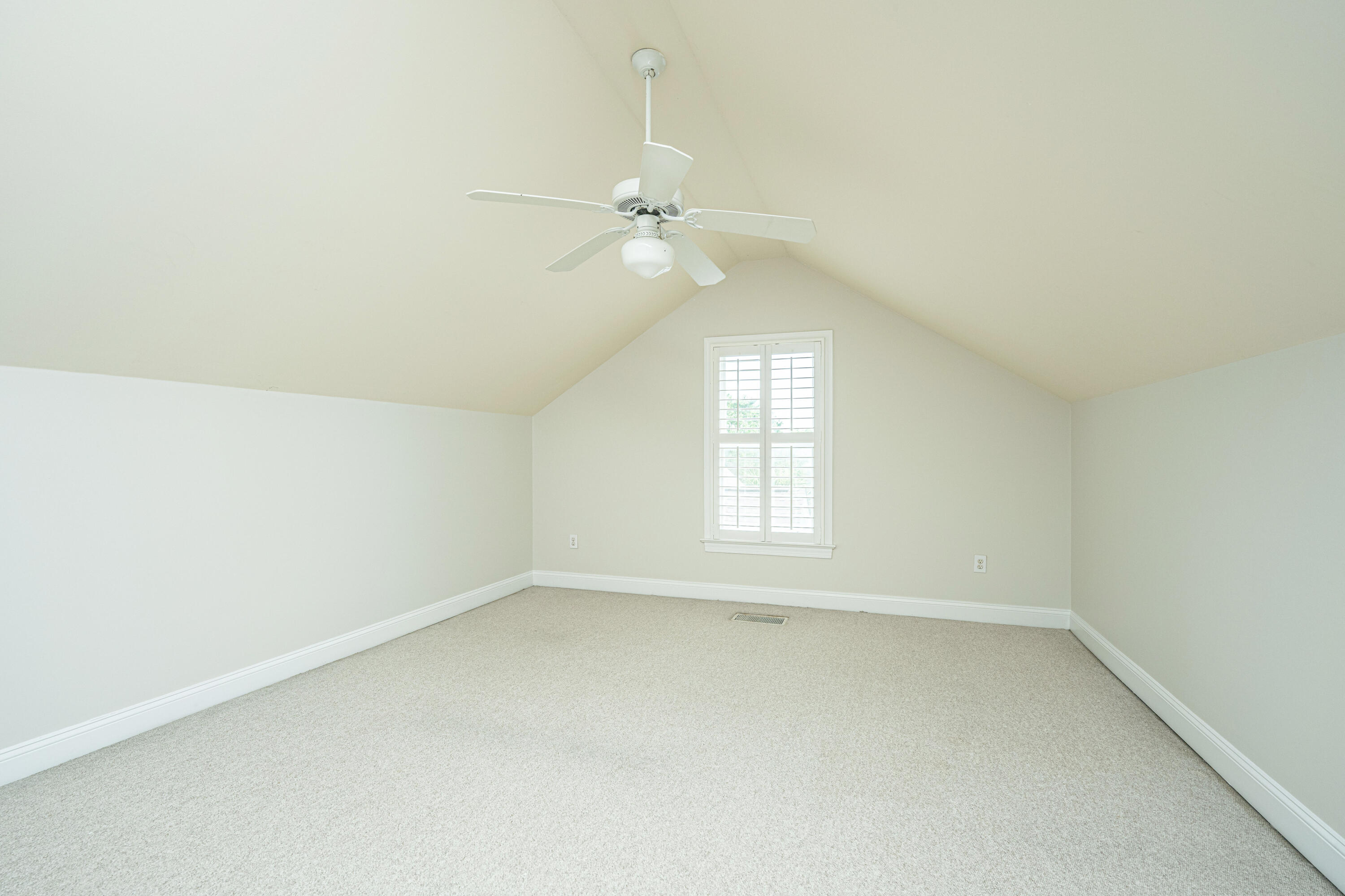 54 Eastlake Road Mount Pleasant, SC 29464 - Photo 41 of 62 54EastlakeRd039