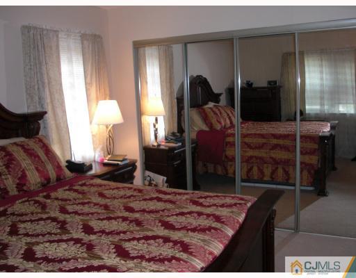 193 Evergreen Road, Unit 1A 1A Edison, NJ 08837 - Photo 4 of 8 Gallery Image 4