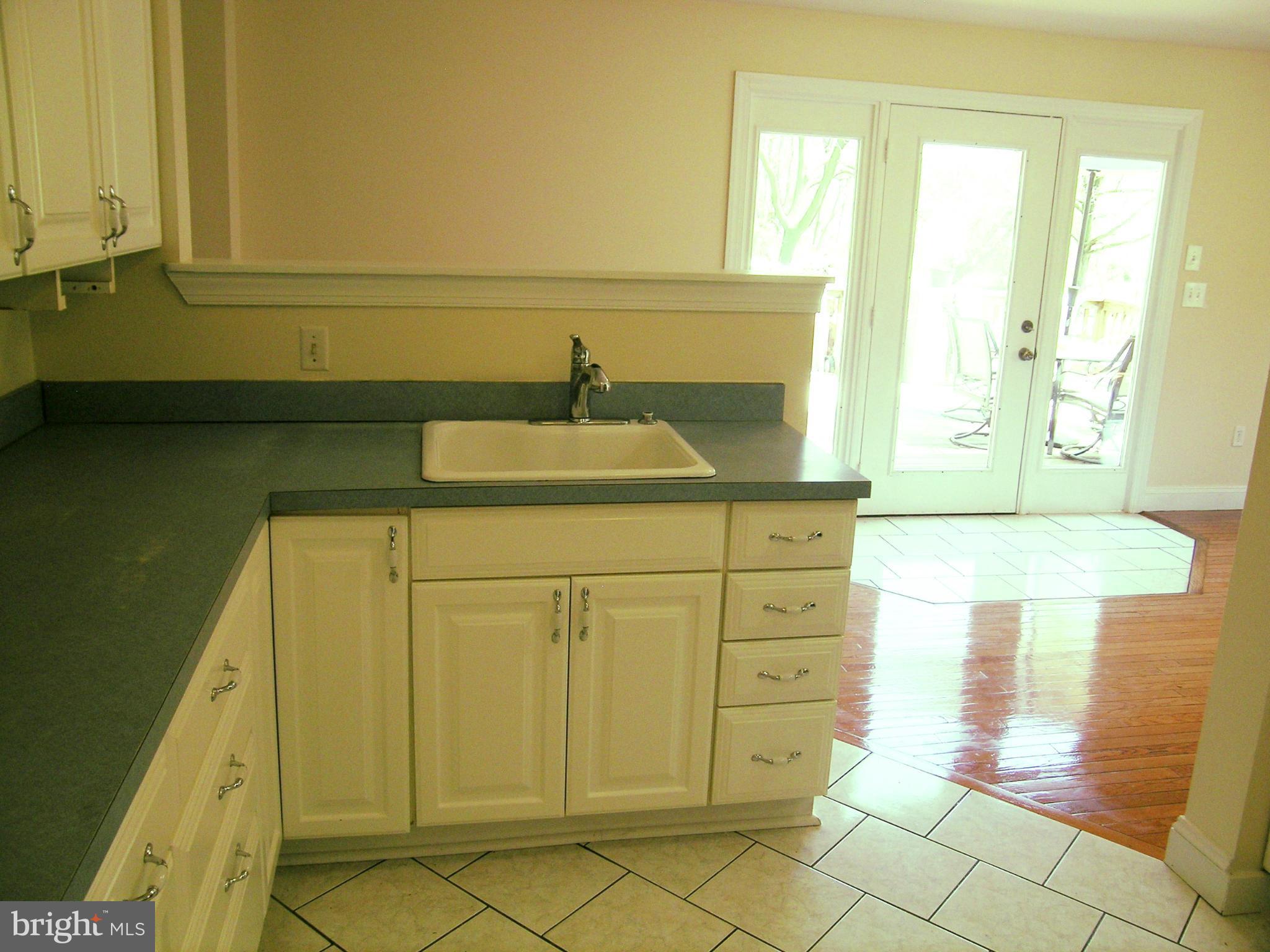 6605 Runkles Road Mount Airy, MD 21771 - Photo 7 of 29 Kitchen