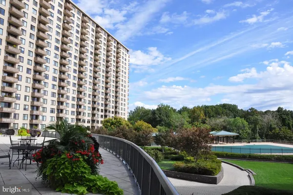 $239,000 | 5225 Pooks Hill Road, Unit 1301N, Bethesda, MD 20814