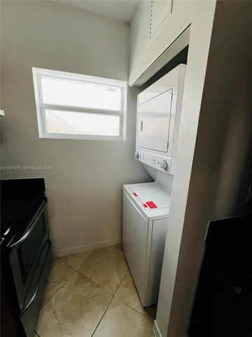 $2,550 | 946 Bay Drive, Unit 2, Miami Beach, FL 33141