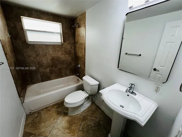 $2,550 | 946 Bay Drive, Unit 2, Miami Beach, FL 33141