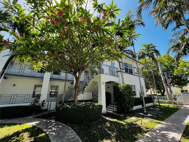 $2,550 | 946 Bay Drive, Unit 2, Miami Beach, FL 33141