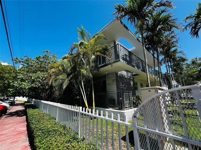 $2,550 | 946 Bay Drive, Unit 2, Miami Beach, FL 33141