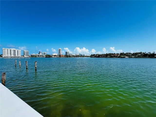 $2,550 | 946 Bay Drive, Unit 2, Miami Beach, FL 33141