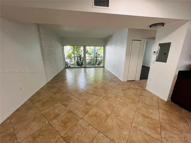 $2,550 | 946 Bay Drive, Unit 2, Miami Beach, FL 33141