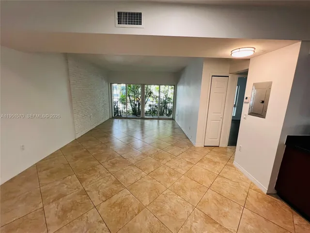 $2,550 | 946 Bay Drive, Unit 2, Miami Beach, FL 33141