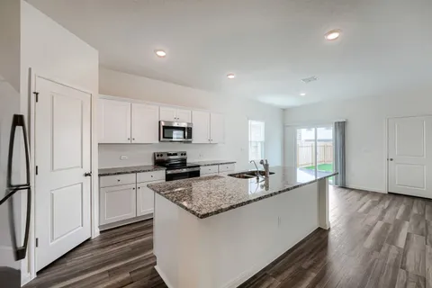 $2,250 | 124 Mullen Way, Taylor, TX 76574