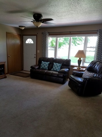 595 Penrose Road Dixon, IL 61021 - Photo 3 of 13