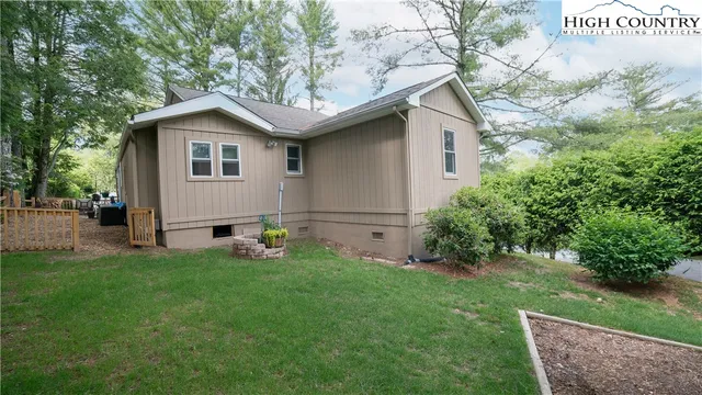 a front view of house with yard