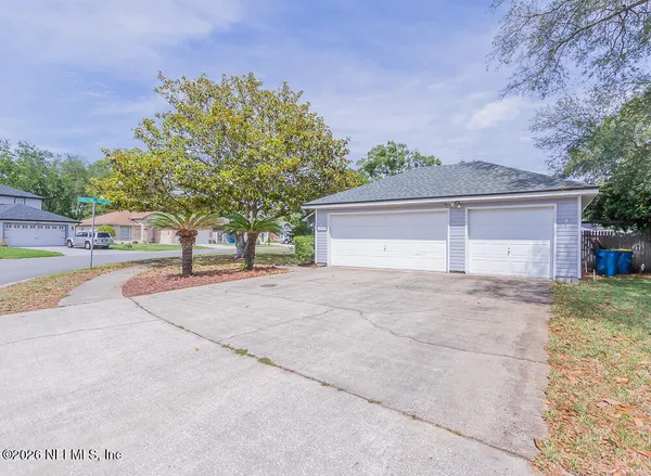 $2,300 | 12028 North Cobblestone Forest Circle, Jacksonville, FL 32225