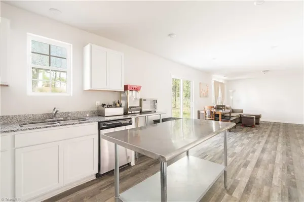 $300,000 | 560 North Main Street, Denton, NC 27239