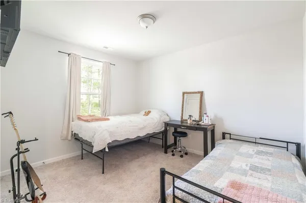 $300,000 | 560 North Main Street, Denton, NC 27239