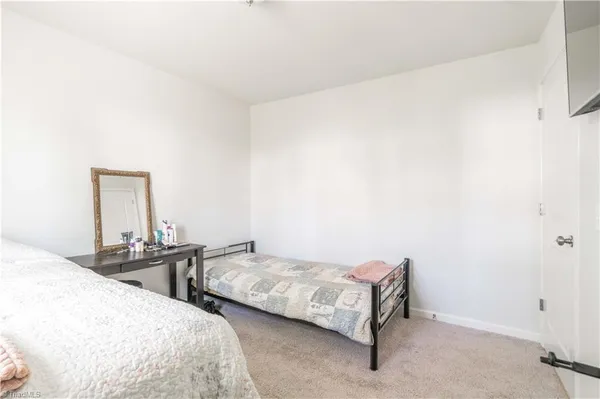 $300,000 | 560 North Main Street, Denton, NC 27239