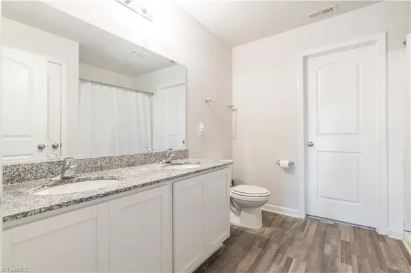 $300,000 | 560 North Main Street, Denton, NC 27239