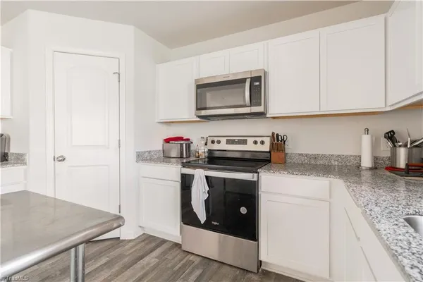 $300,000 | 560 North Main Street, Denton, NC 27239