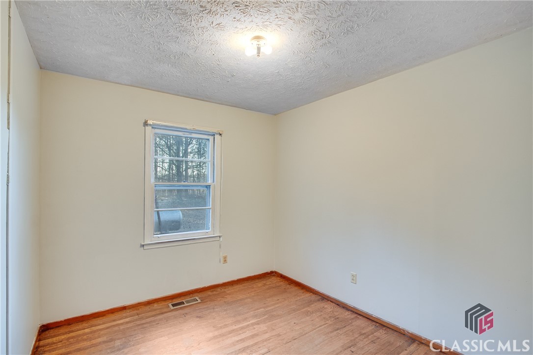 168 Howard Bridge Road Comer, GA 30629 - Photo 15 of 32