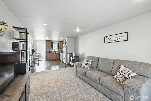 $930,000 | 108 Baker Street, Unit 14, Everson, WA 98247