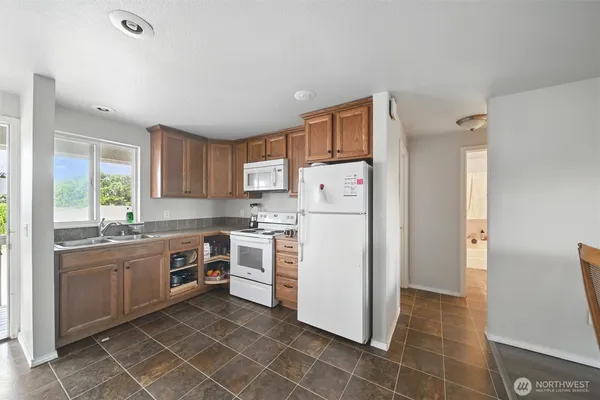 $930,000 | 108 Baker Street, Unit 14, Everson, WA 98247