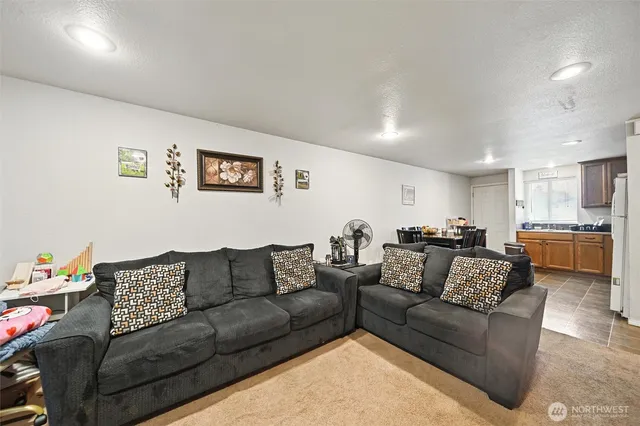 $930,000 | 108 Baker Street, Unit 14, Everson, WA 98247